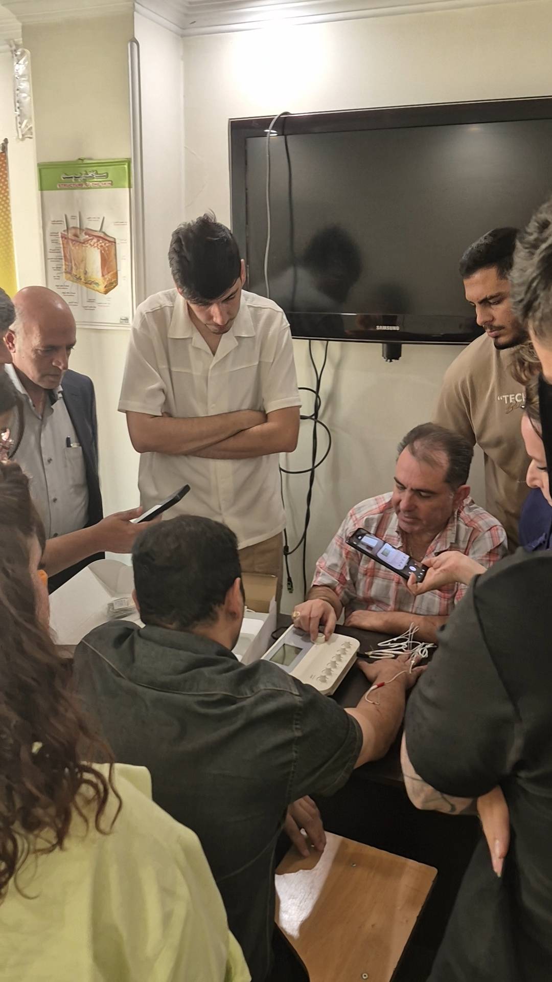 آموزش عملی طب سوزنی و سوزن‌گذاری در کلاس